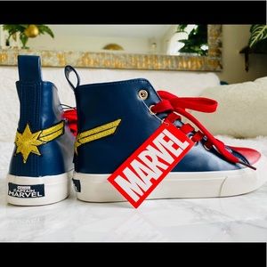 ✨BRAND NEW💫CAPTAIN MARVEL HIGH TOPS!✨ SIZE 6